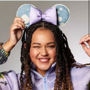 NWT Minnie Ears from Walt Disney World Park
Denim Wash color